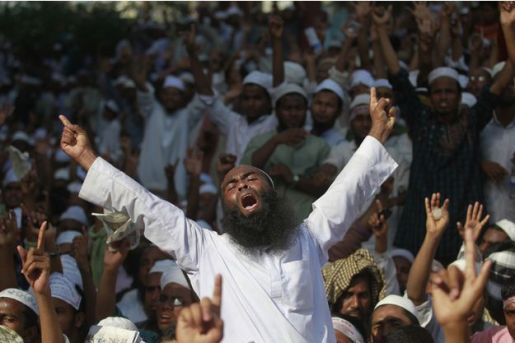 Un-couple-de-chretiens-massacre-par-la-foule