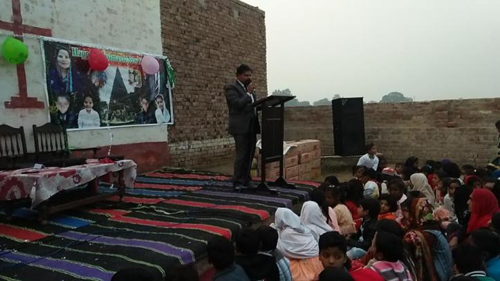 48426789_1043850602465144_2634084480356188160_n